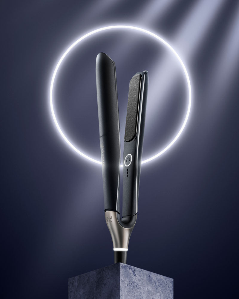 Chronos Hair Straightener in Black