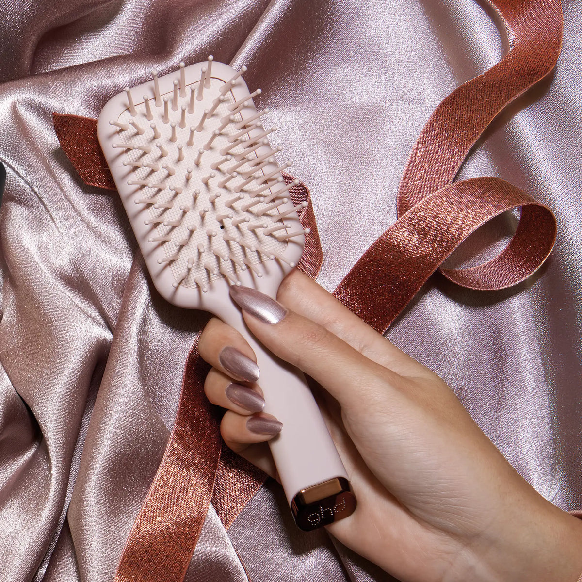 Mini Paddle Brush in Cashmere Beige