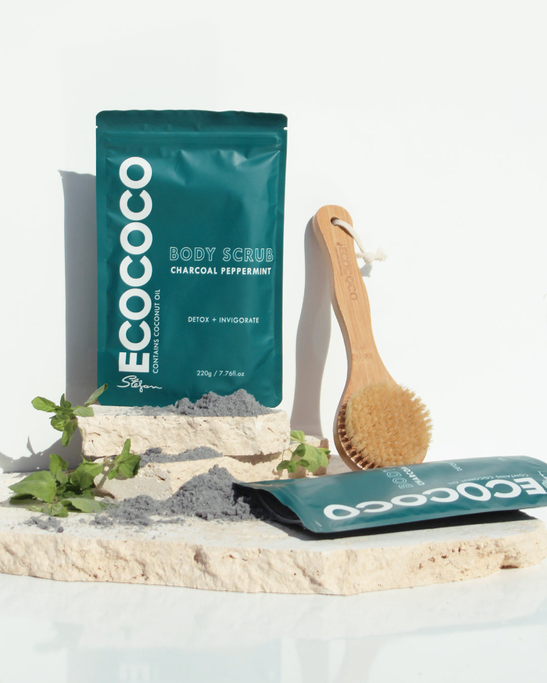 Ecococo Charcoal Peppermint Body Scrub